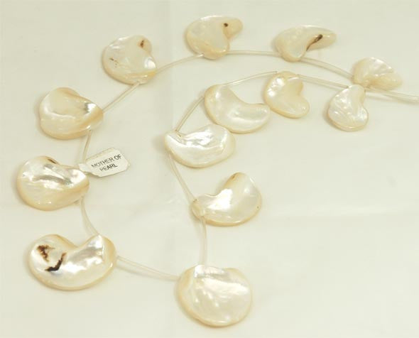 Natural Mother of Pearl Pendant Bead Strand BK708