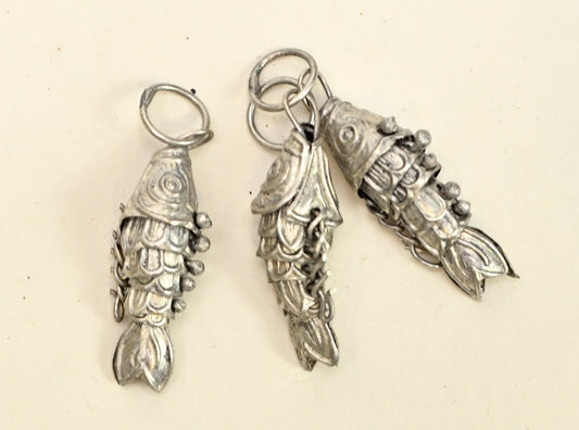 Silver Plated Metal Wiggling Fish Charm FM196S