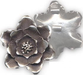 Thai Hill Tribe Silver Flower Pendant BST762J